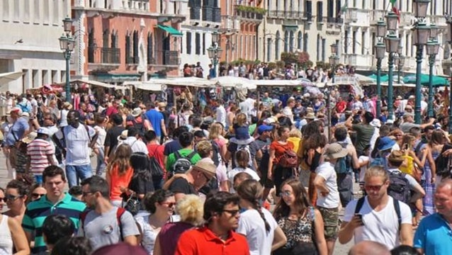 Günübirlik turistlerden 'ayakbastı' parası almaya başlıyor