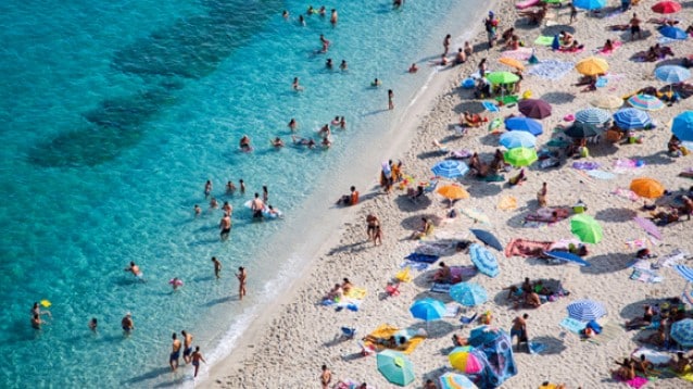 Halk plajları lüks otel sahiplerine mi verilecek?