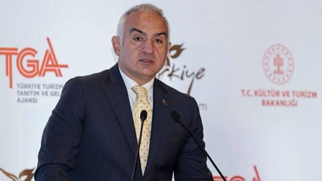 Bakan Ersoy açıkladı: 2022 turist sayısı ve turizm geliri hedefini revize ettik