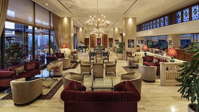 Hilton ve Conrad'ın içi de görünür oldu