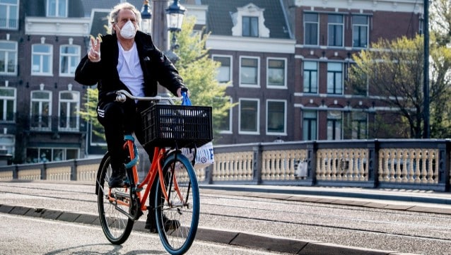 Hollanda sıkı karantinaya giriyor