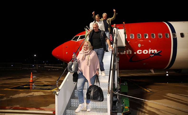 İlk uçakla Alanya'ya 156 turist getirdi