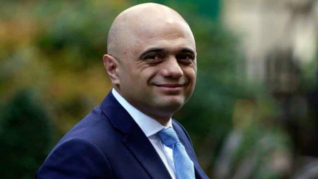 İngiltere'de tüm kısıtlamaların kaldırılacağı tarihi açıkladı