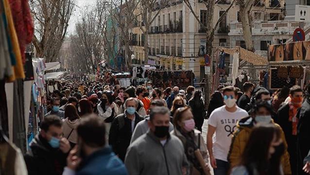İspanya, yoğun tatil döneminde aşısızları buralara almayacak!