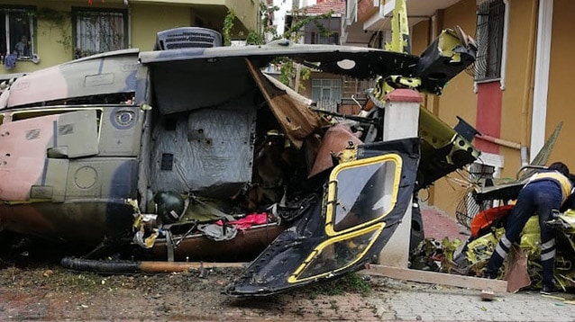 İstanbul'da helikopter sokak ortasına düştü: 4 şehit