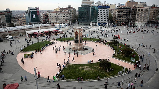 İstanbul'da şok olay: Otel penceresinden düşen iki turist öldü