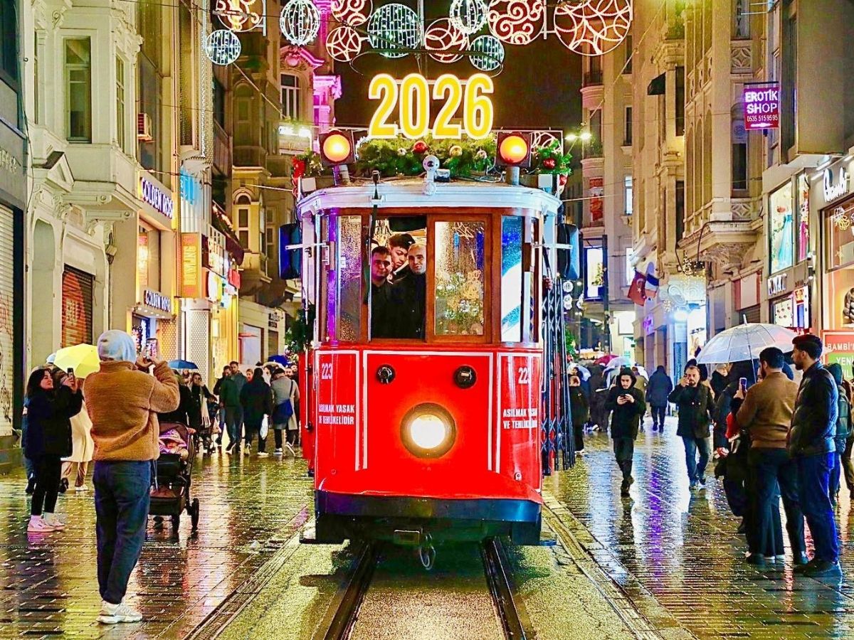 1928 üretimi Nostaljik Tramvaya, yılbaşına özel tasarım…