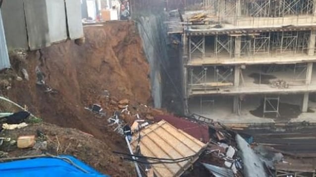 İstinye'de otel inşaatında göçük