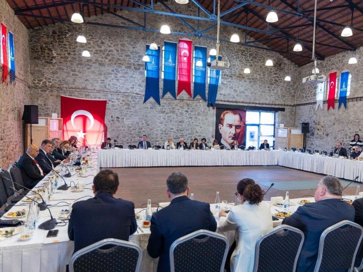 İzmir’de İZMAR Depo ile turizm sektörüne yeni gıda modeli