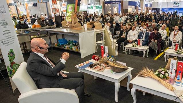 Tunç Soyer İzmir'in turist hedefini açıkladı