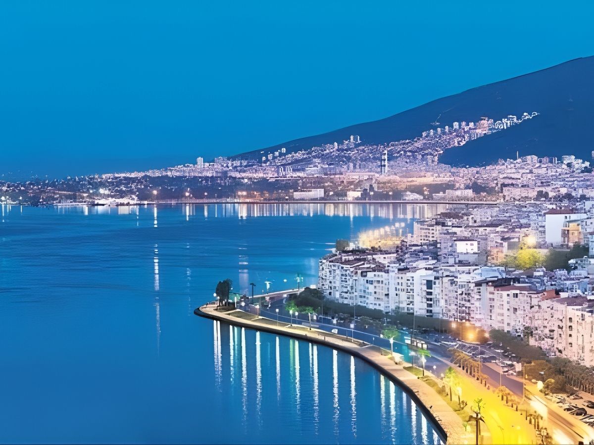 İzmir’de Yürüyerek Keşfedilecek 7 Mahalle