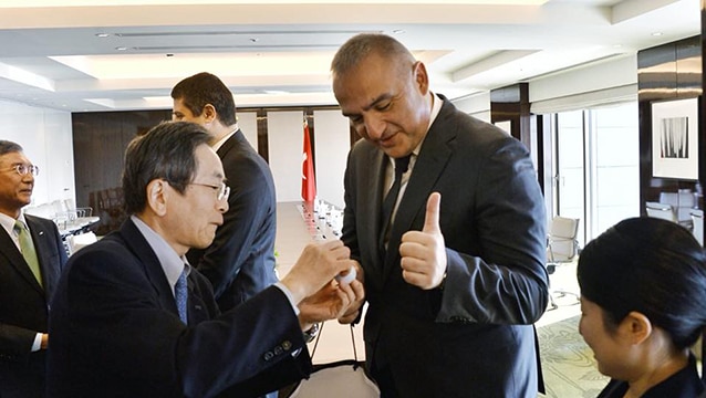 Japonya'da uçak diplomasisi