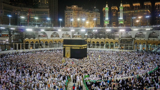 Kabe manzaralı, Arafat’ta klimalı lüks çadırlı delüks inanç turizmi