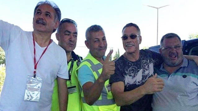 Kaçak tur denetiminde Van Damme sürprizi!