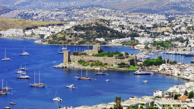 Kalabalıktan uzak, izole bir tatil için Jolly ile mavi bir yolculuğa çıkın!