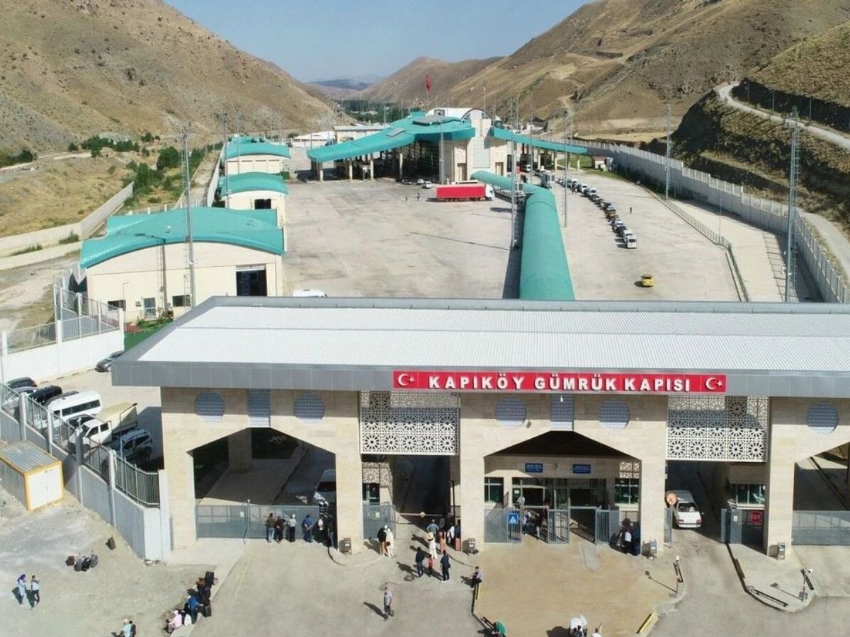 İran sınırında yolcu geçişleri durduruldu mu? 