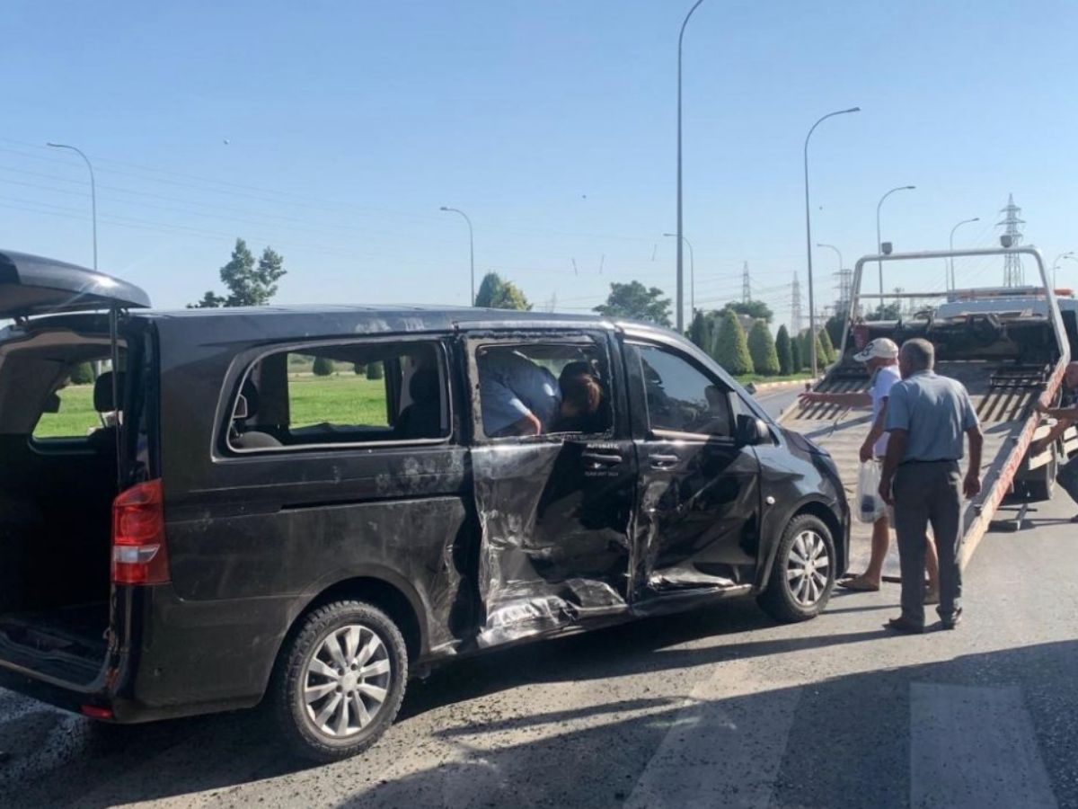 Karaman’da turistleri taşıyan VIP minibüs kaza yaptı: 6’sı Rus 8 yaralı