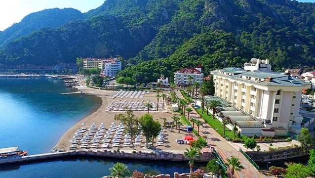 Marmaris’teki o otel kaderine terk edildi