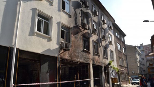 Konya'da otel yangını: Mahsur kalan müşteriler merdivenle kurtarıldı