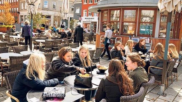 Korona kısıtlamalarını kaldıran 5 ülke!