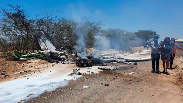 Küçük uçak düştü: 7 turist hayatını kaybetti