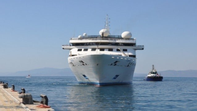 Kuşadası aylar sonra ilk gemiyi ağırladı