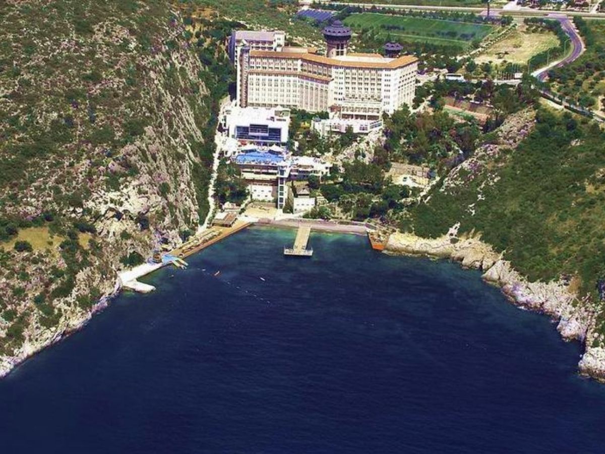 Kuşadası’nda Ladonia Hotels Adakule için karar çıktı