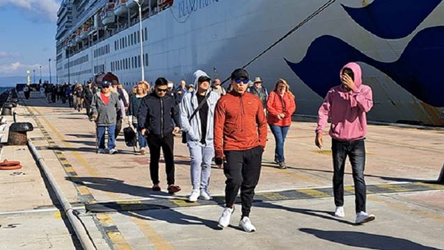 Kuşadası'na 1997 turist getirdi