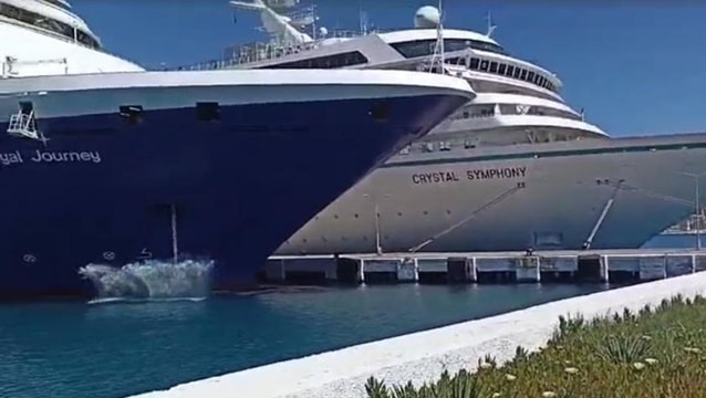 Kuşadası'nda kruvaziyer iskeleye çarptı