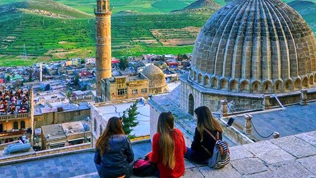 Madrid diye yanlışlıkla Mardin’e gönderilen Rus turistler: Çok beğendik!