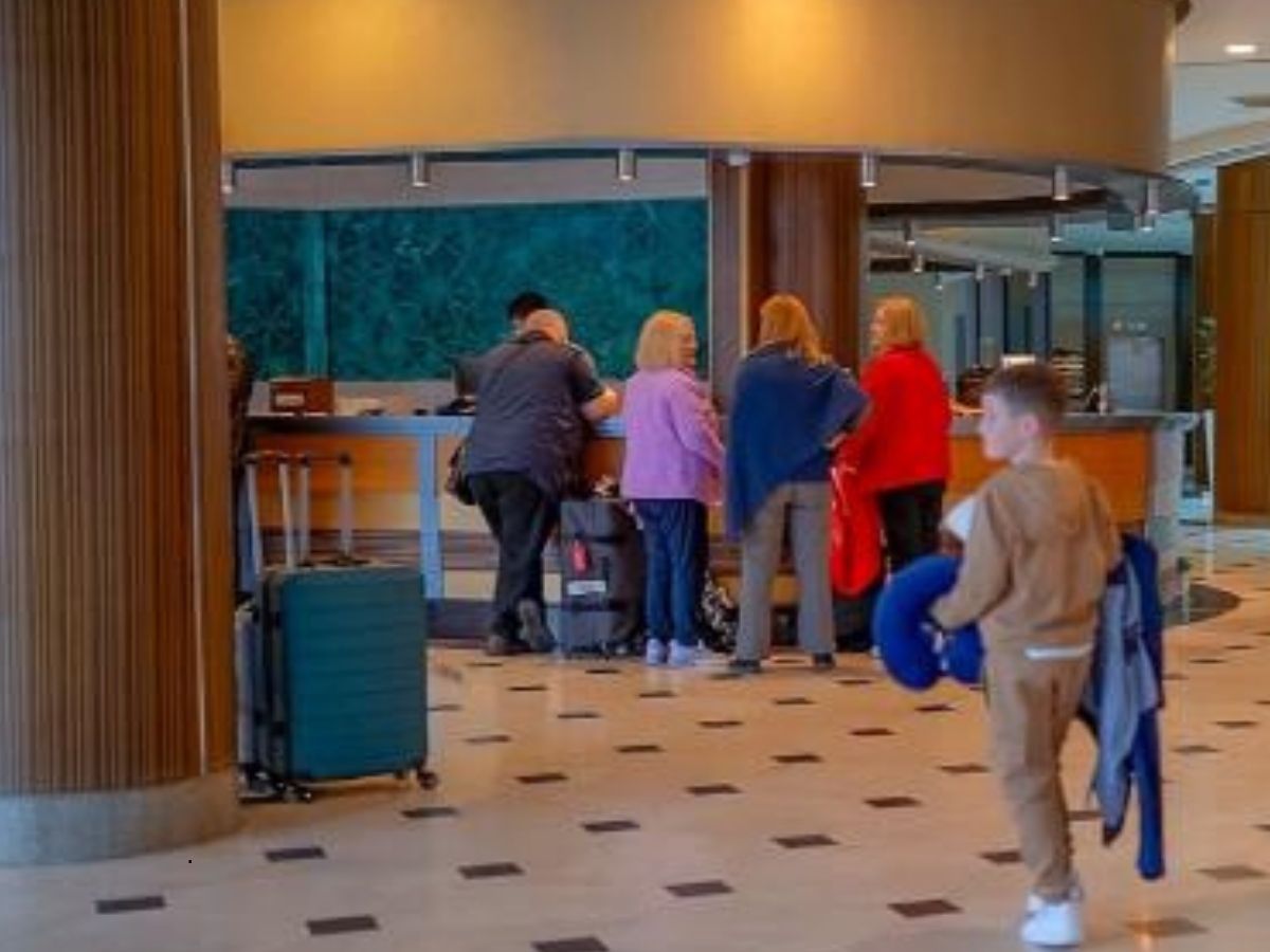 Marmaris’te 2026 sezonu İngiltere’den gelen ilk turistlerle açıldı