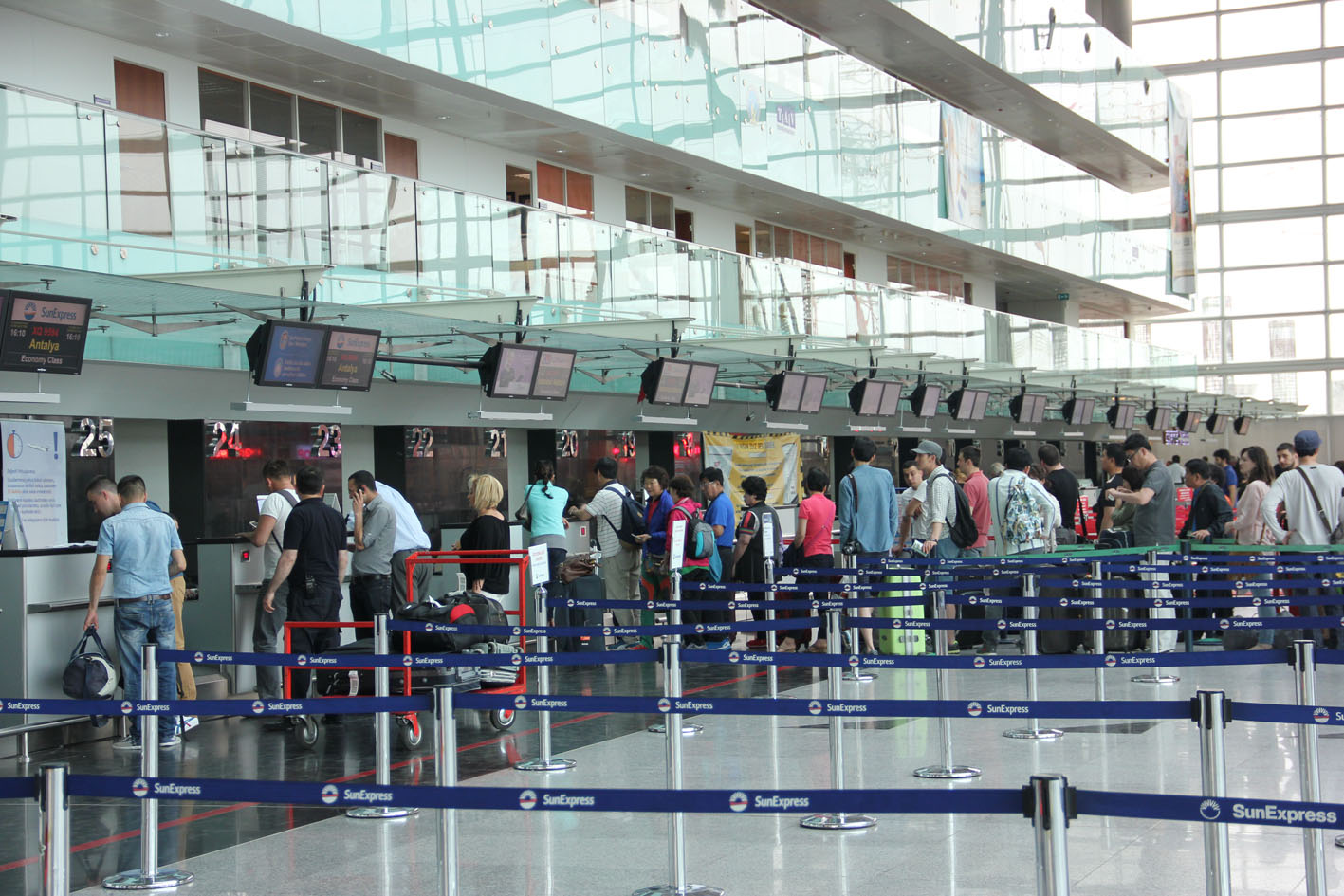 Mart ayında havayolu ile ne kadar yolcu geldi?