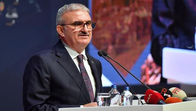 Münir Karaloğlu: 4 saat ayıptır…