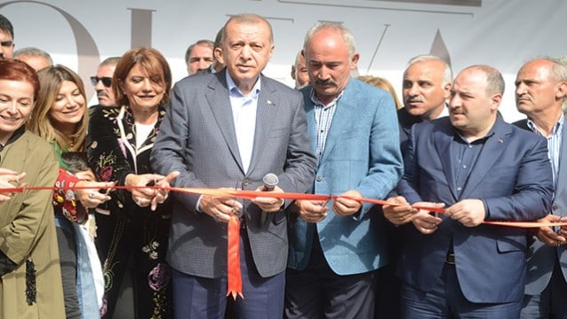 Otel açılışına katıldı, teşvik sözü verdi!