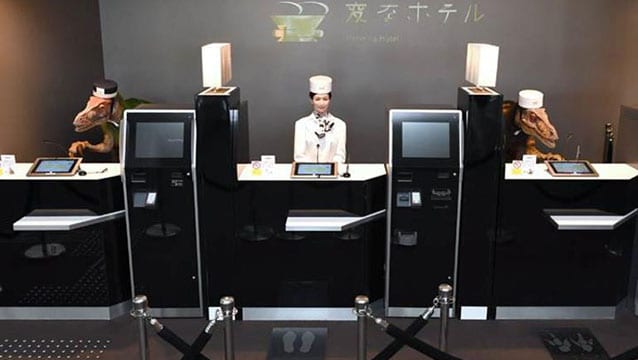 Otel personelini işinden eden robotlar da işten çıkarıldı!