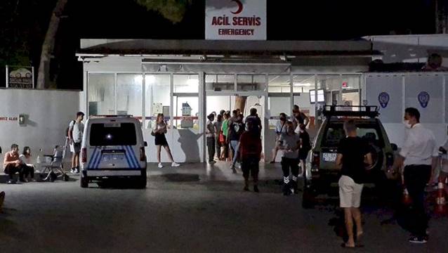 Otel çalışanlarının bıçaklı kavgası: 2'si ağır 5 yaralı!