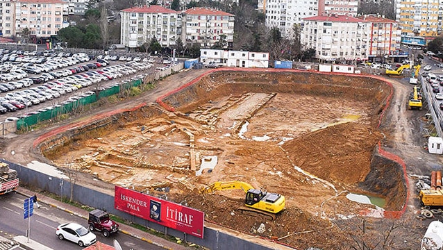 Otel inşaatından tarih fışkırdı, proje rafa mı kalkacak?