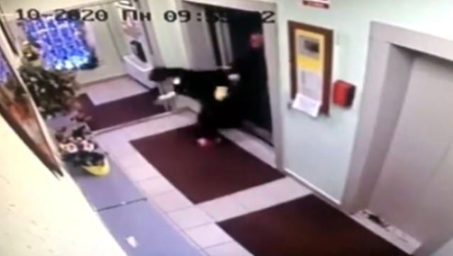 Otel müşterisinden şok hareket!