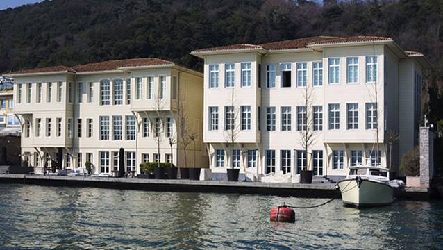 Otel ruhsatlı ünlü yalı 274 milyon liraya mahkemeden satılık!