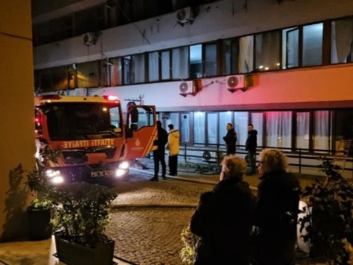 Beyoğlu’nda korkutan otel yangını
