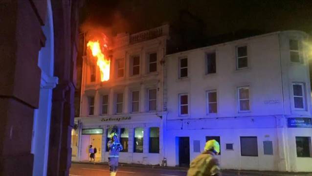 Otel yangınında 3 kişi hayatını kaybetti