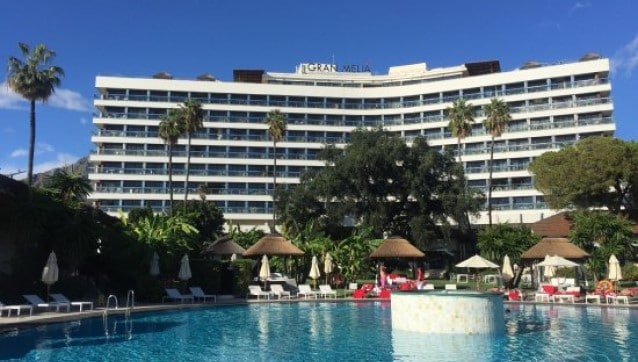 Turistin üzerine düştüğü otel çalışanı da öldü