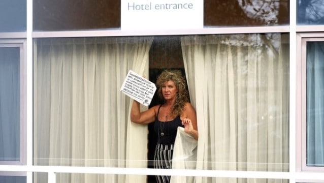 Otelden çıkanlar sevinç çığlığı attı!