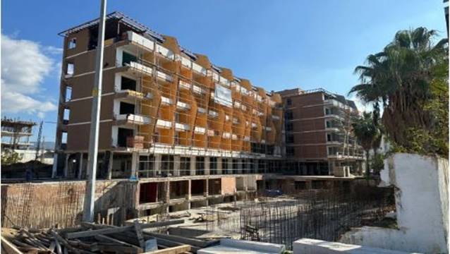 Oteli yenileme çalışmasını durdurdu, yıkıp tekrar yapacak