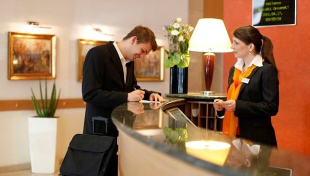 Oteller müşteriden kimlik fotokopisini alabilir mi?