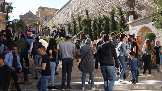 'Otellerimizde yer yok, çevre illere yönlendiriyoruz'