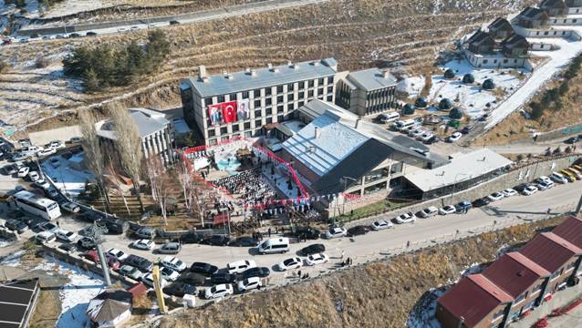 Palandöken'in yeni 5 yıldızlı oteli açıldı