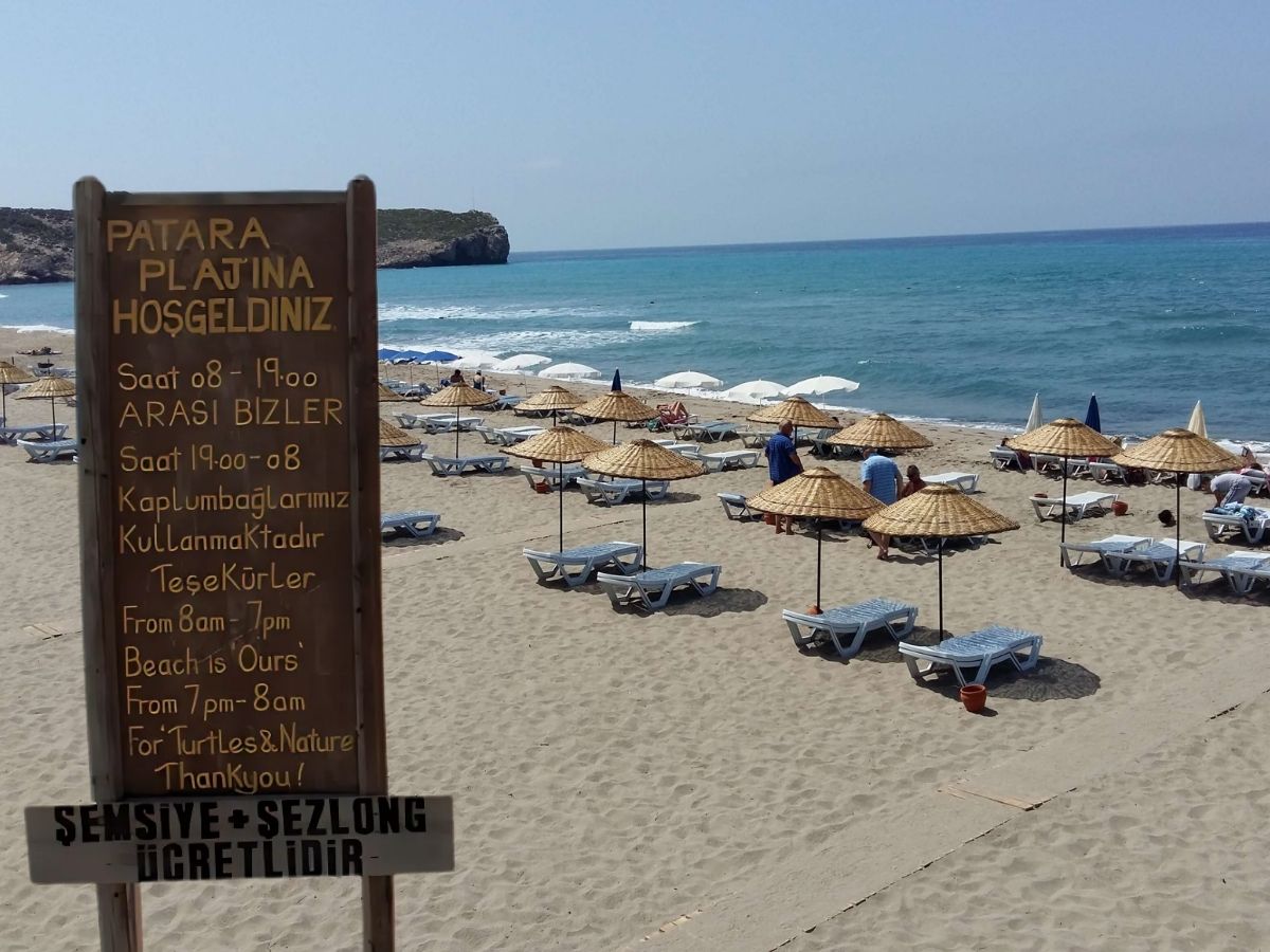 Patara Plajı’nda ücret krizi: Yabancı turist Türk’ten 10 kat fazla ödüyor