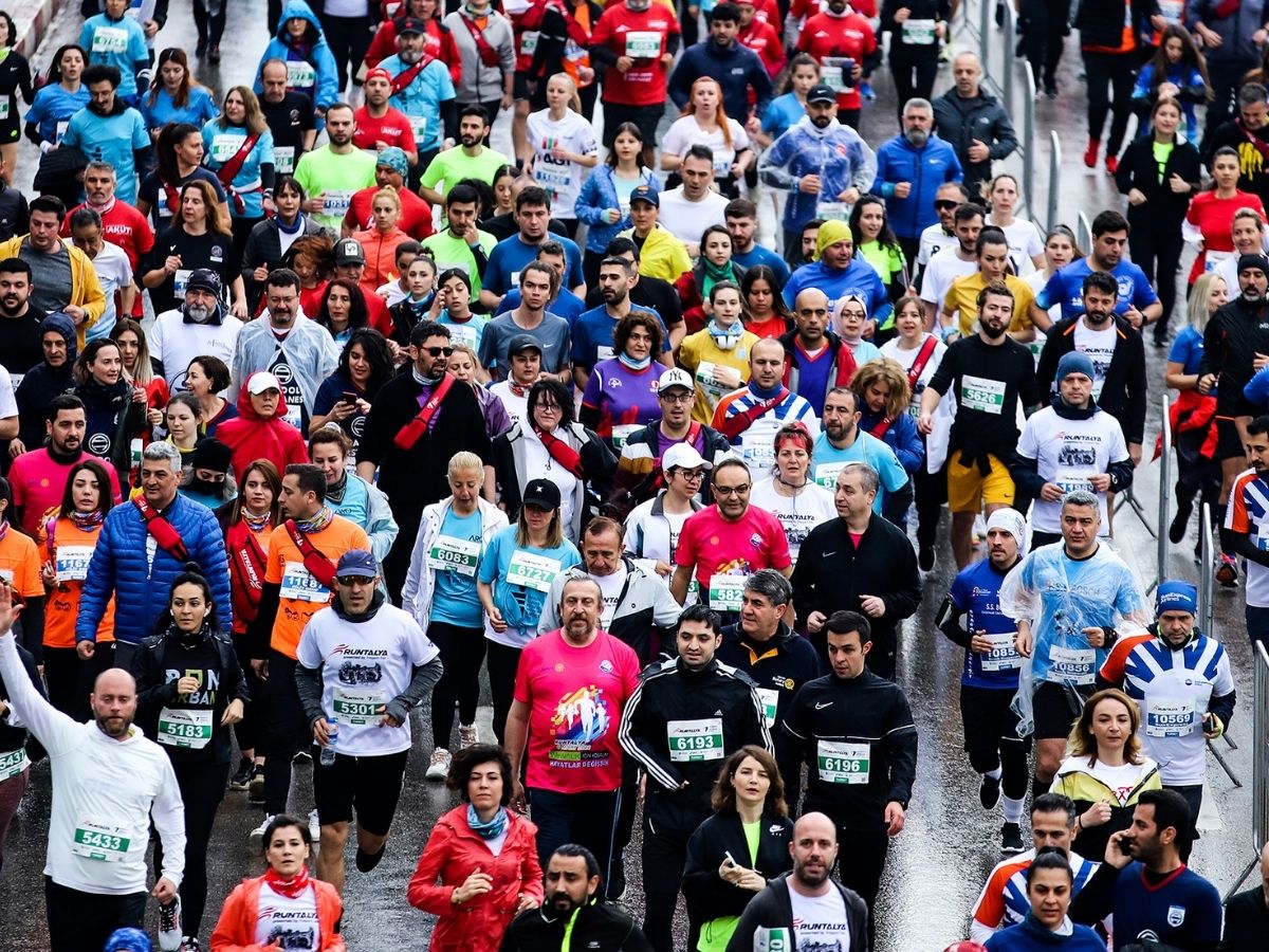 Pegas Touristik turizm ve eğitim için Runtalya maratonunda