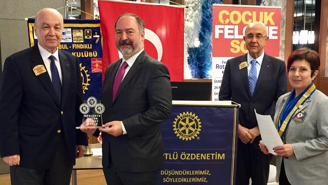 Pegasus Genel Müdürü Mehmet Nane’ye Rotary Kulübü'nden Ödül